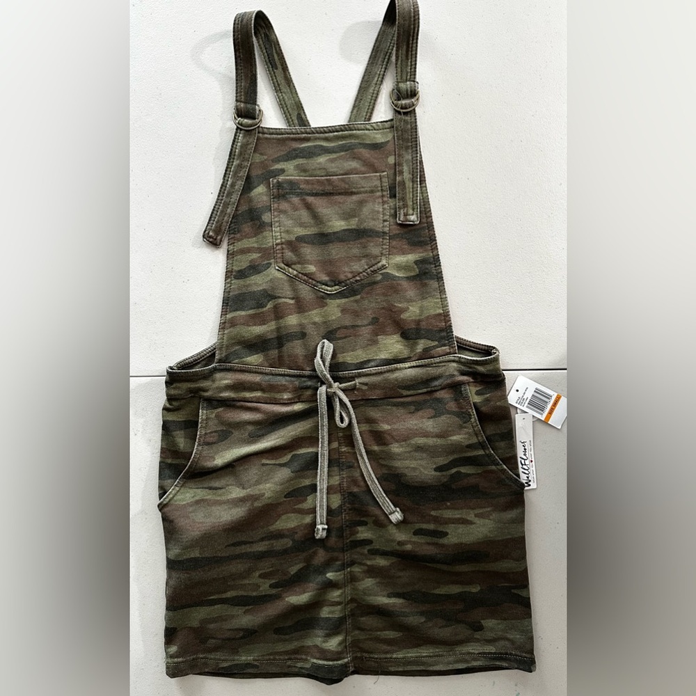 Camouflage dress style coverall with Front Pockets